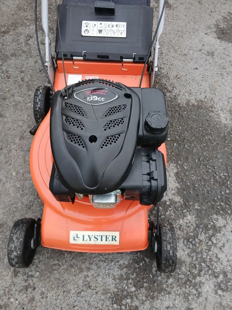 LYSTER push lawnmower working 100-percent - Image 4