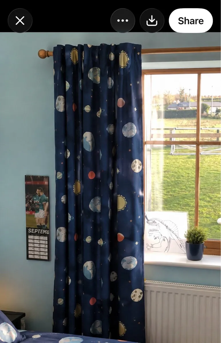 Laura Ashley Galaxy lined curtains & quilt - Image 1