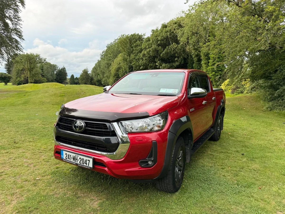 Toyota Hilux 2.8 2024 Like New - Image 1