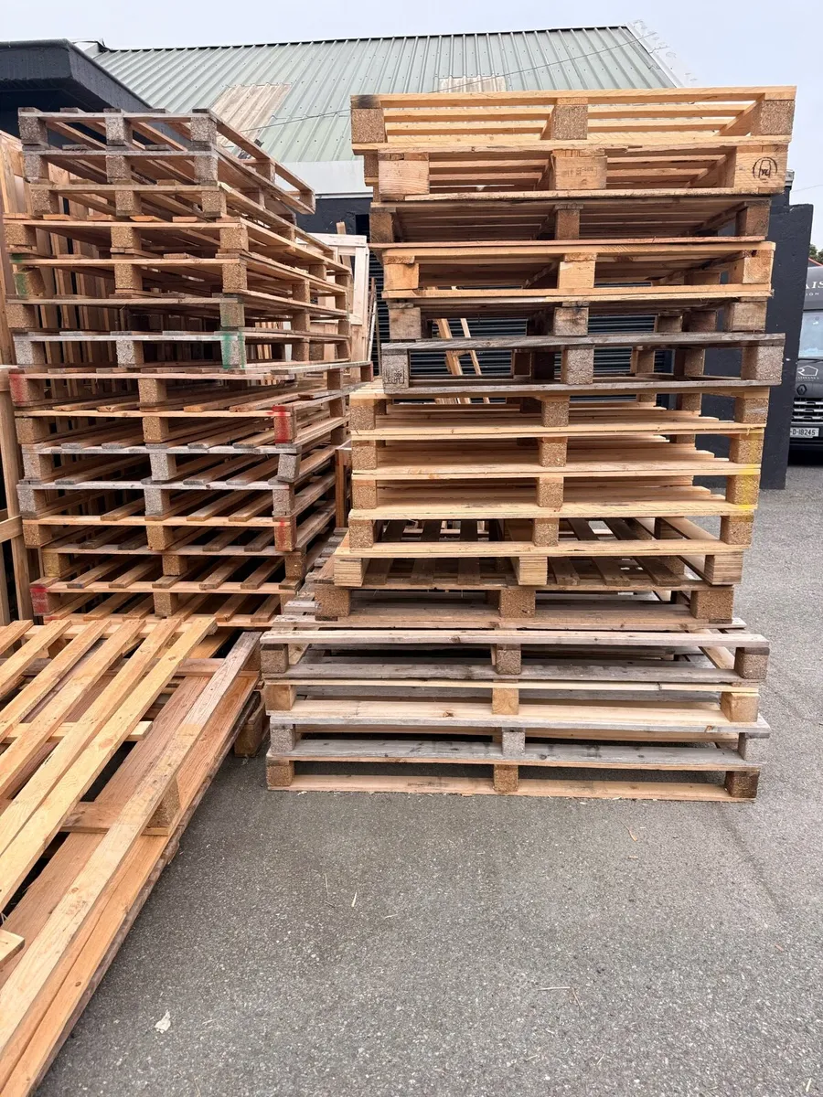 Free lots of pallets to pick up Kimmage d6 - Image 1
