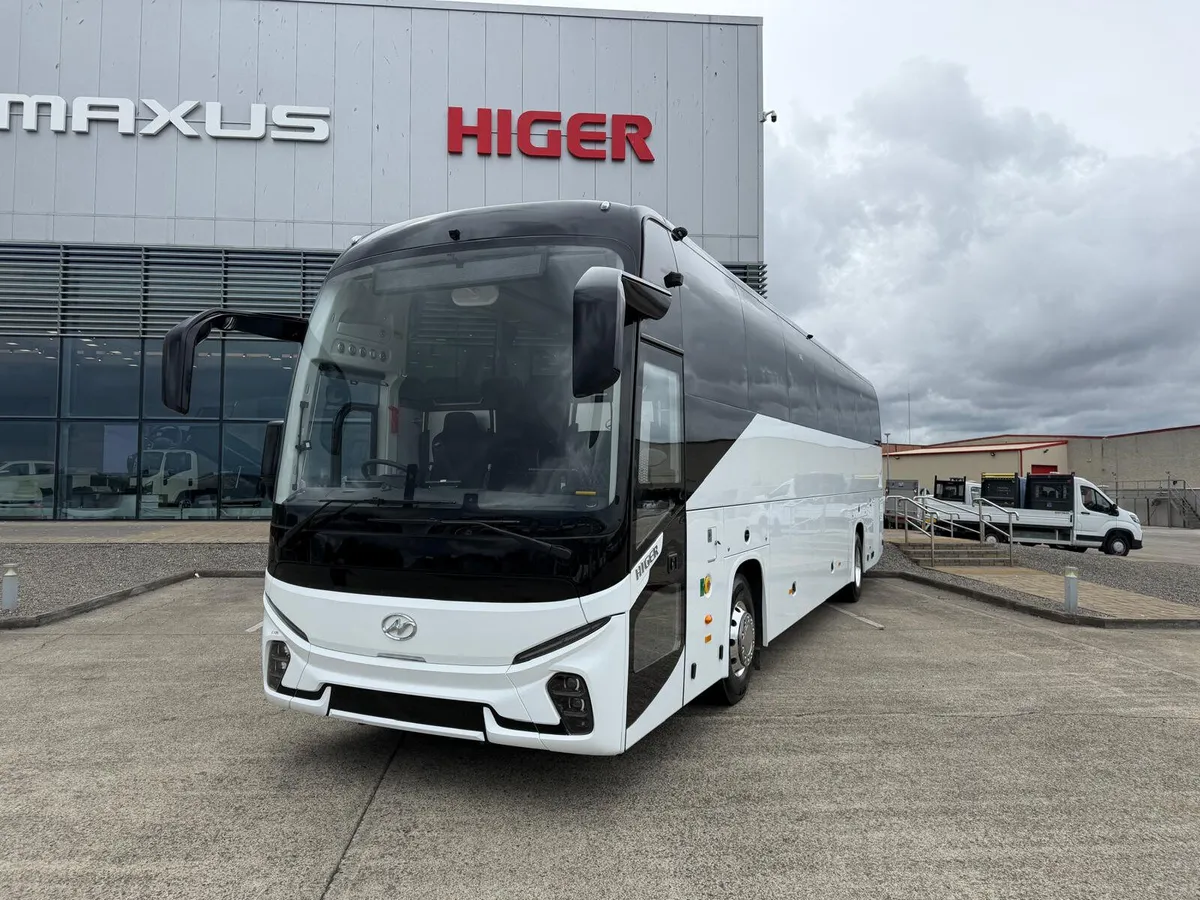 NEW HIGER V12 XL — 55 SEATER + GUIDE - Image 1