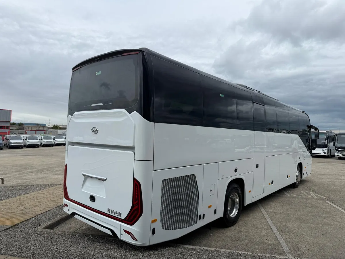 NEW HIGER V12 XL — 55 SEATER + GUIDE - Image 4