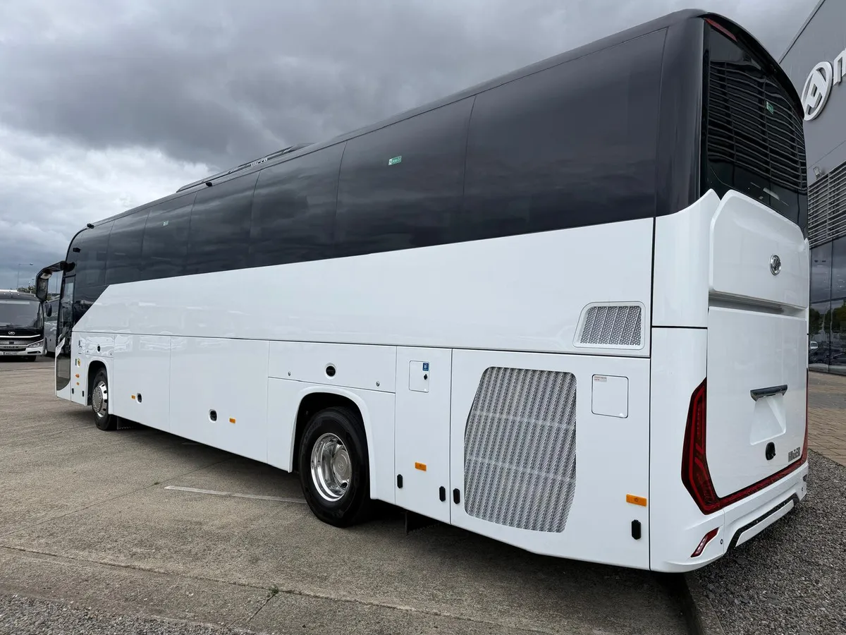 NEW HIGER V12 XL — 55 SEATER + GUIDE - Image 3