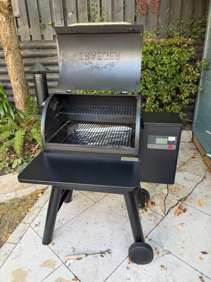 Traeger Pro 575 D2 Wood Pellet Grill & Smoker - Image 2
