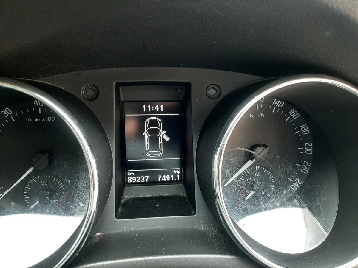 SKODA YETI ACTIVE DSG AUTOMATIC 1.2 TSI 2017 - Image 4
