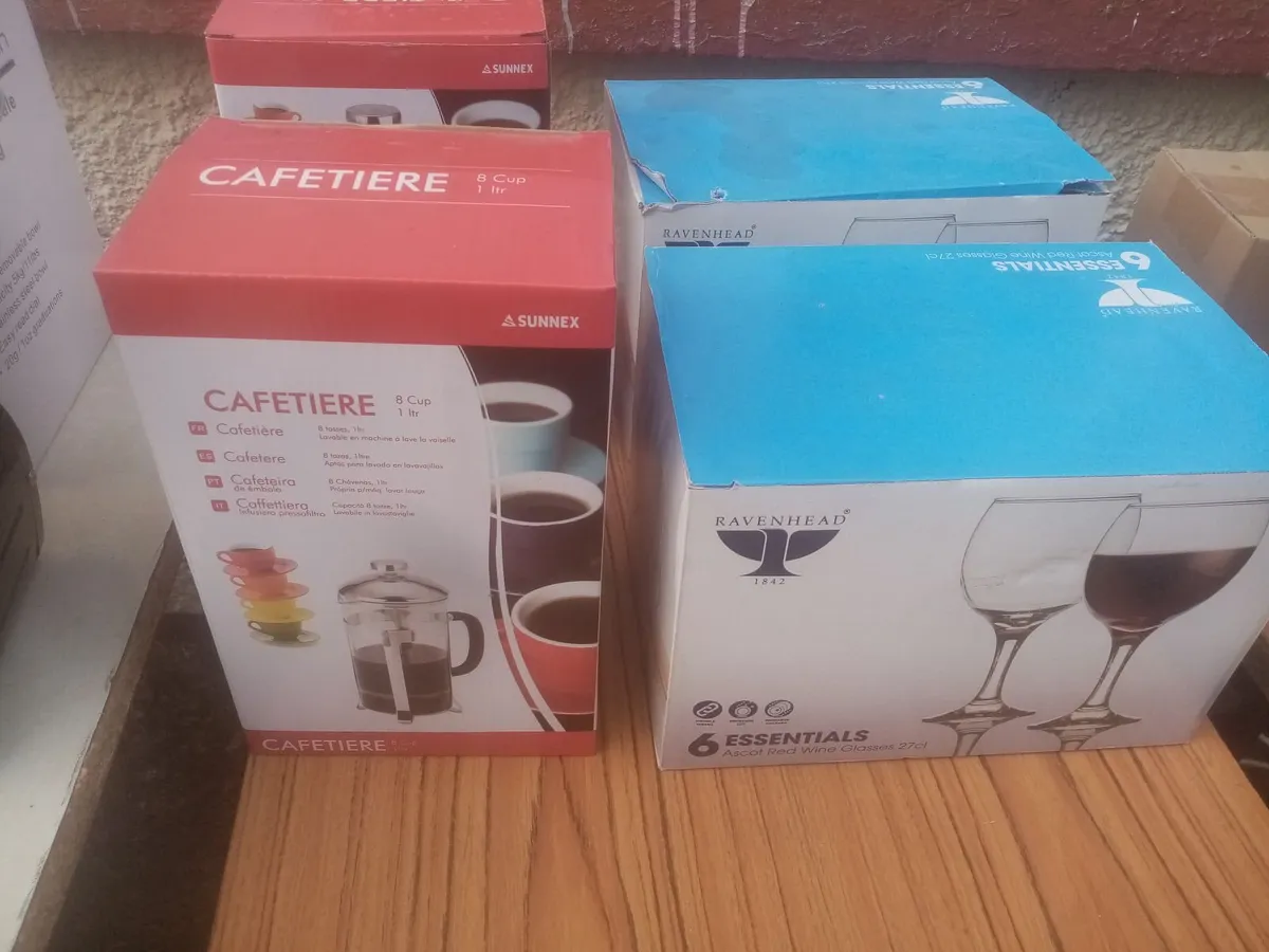 Contents of Kitchenella - Image 1