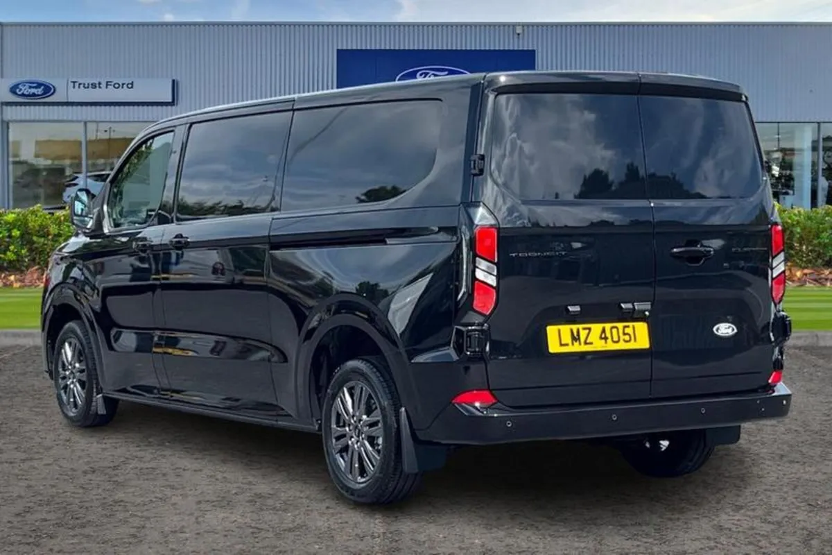 Ford Transit Custom 320 L2  FWD 2.0 EcoBlue 136ps - Image 2