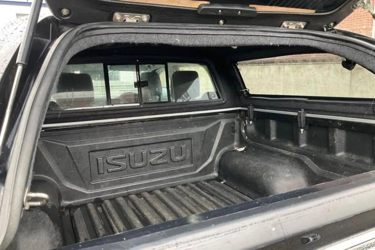 Isuzu D-Max 1.9 TD DL40 Pickup Double Cab 4dr Dies - Image 4
