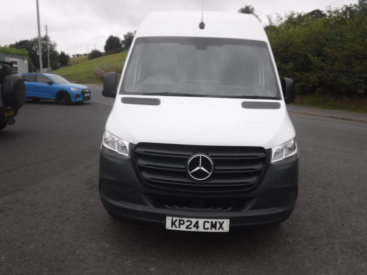 Mercedes-Benz Sprinter 2024 - Image 2
