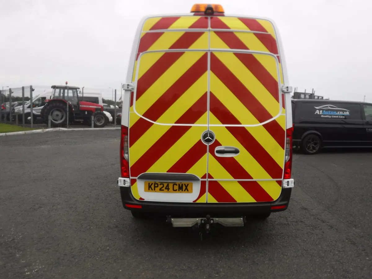 Mercedes-Benz Sprinter 2024 - Image 4