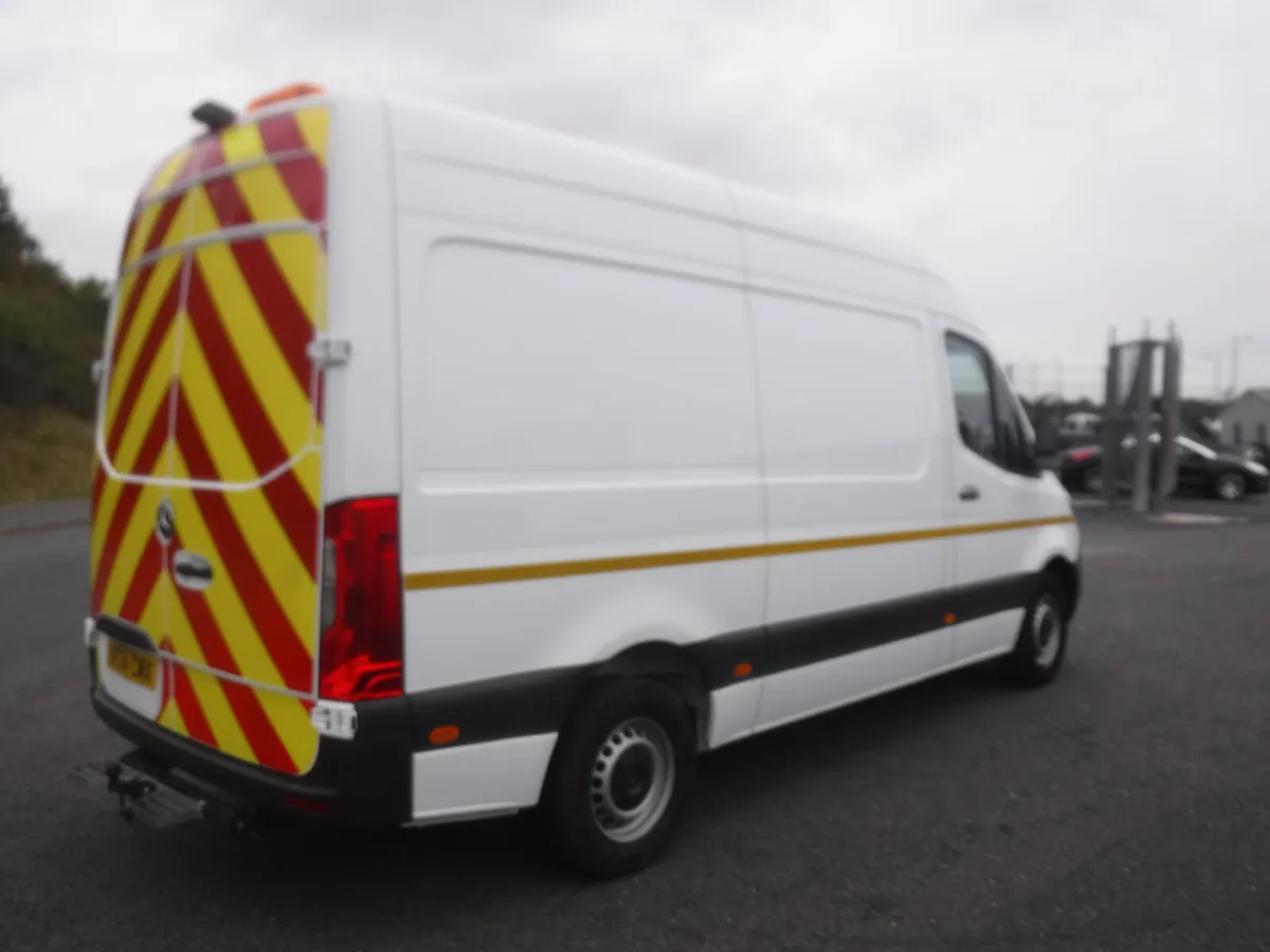 Mercedes-Benz Sprinter 2024 - Image 3