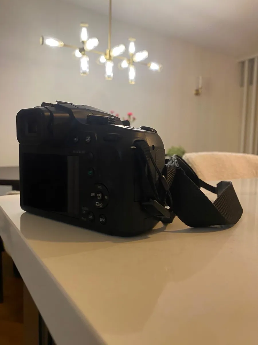 Panasonic DC FZ82 LUMIX camera - Image 3