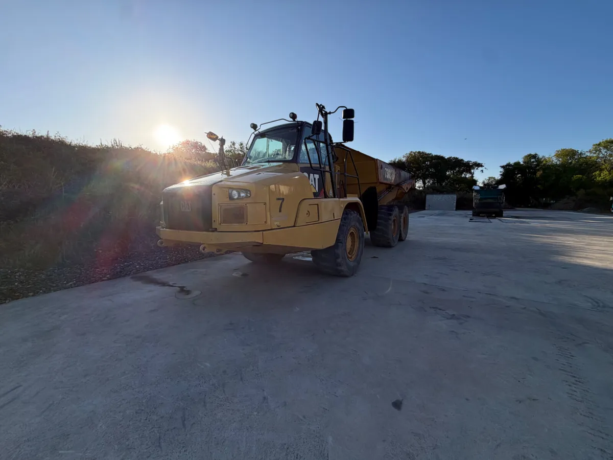 Cat 730C Dump truck - Image 2