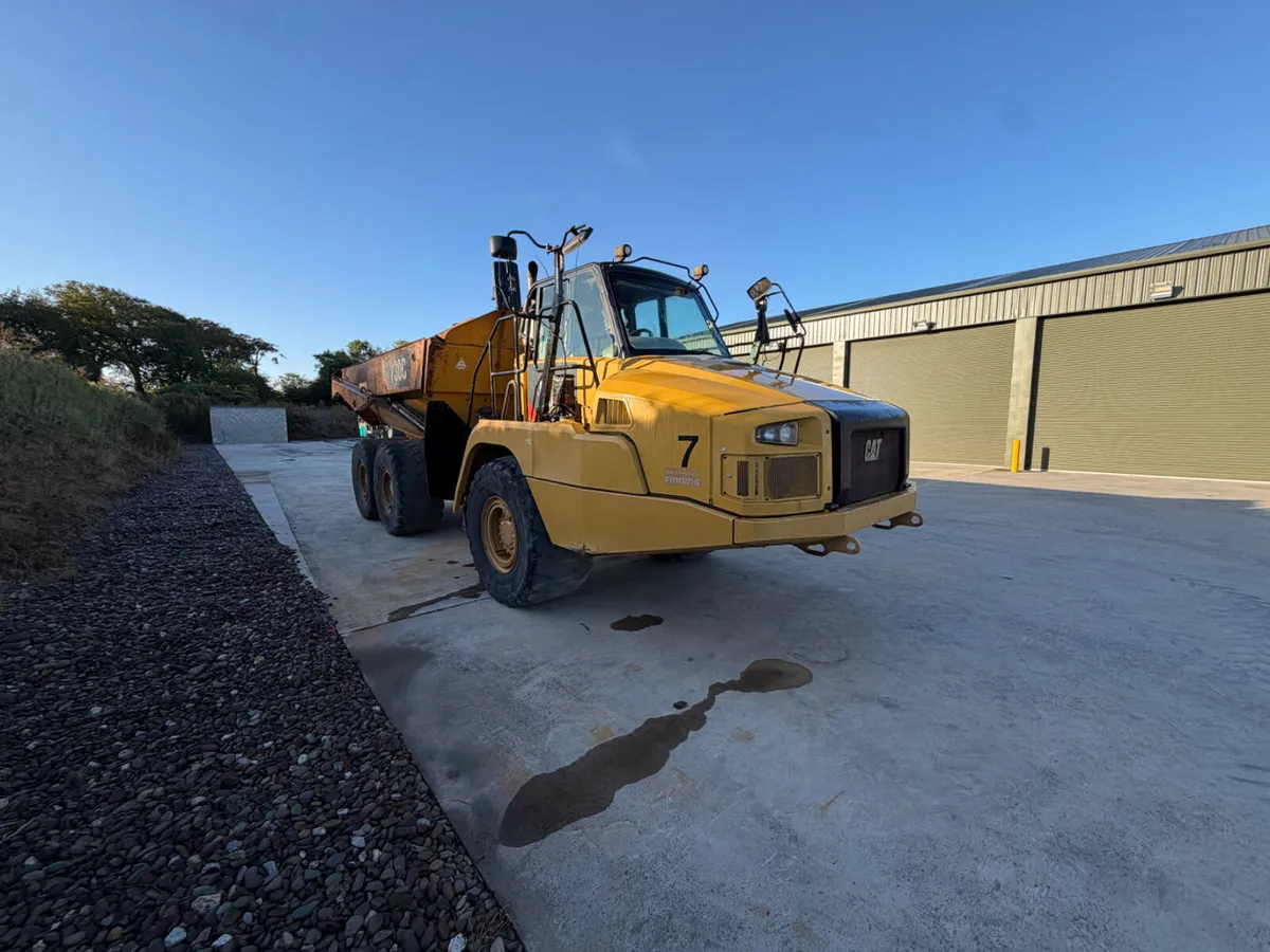 Cat 730C Dump truck - Image 1