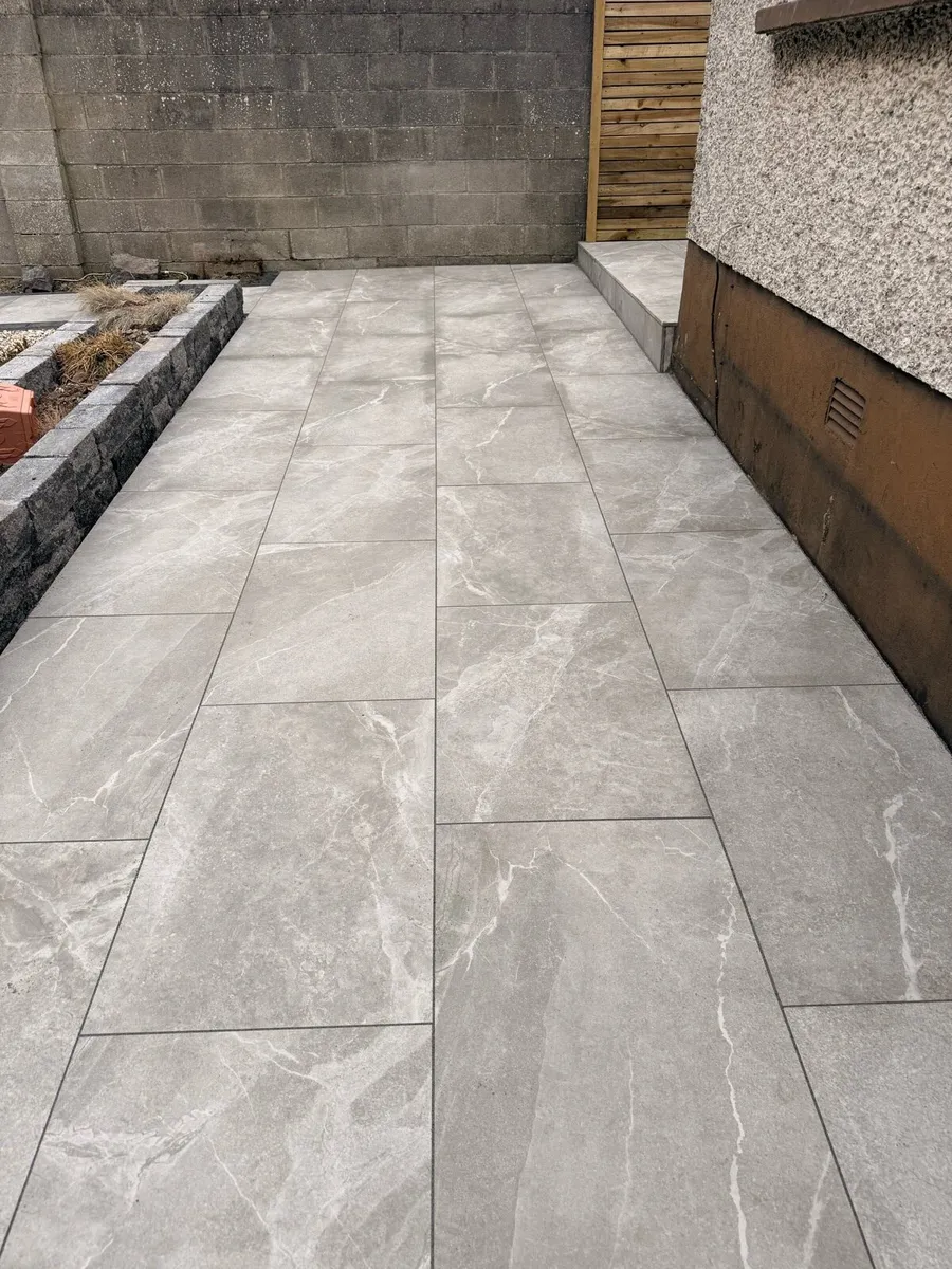 Need skilled man to lay porcelain tile, paving etc - Image 1