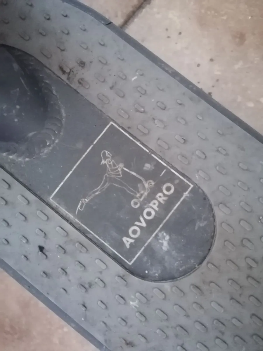 Aovopro es80 350w Electric scooter - Image 4