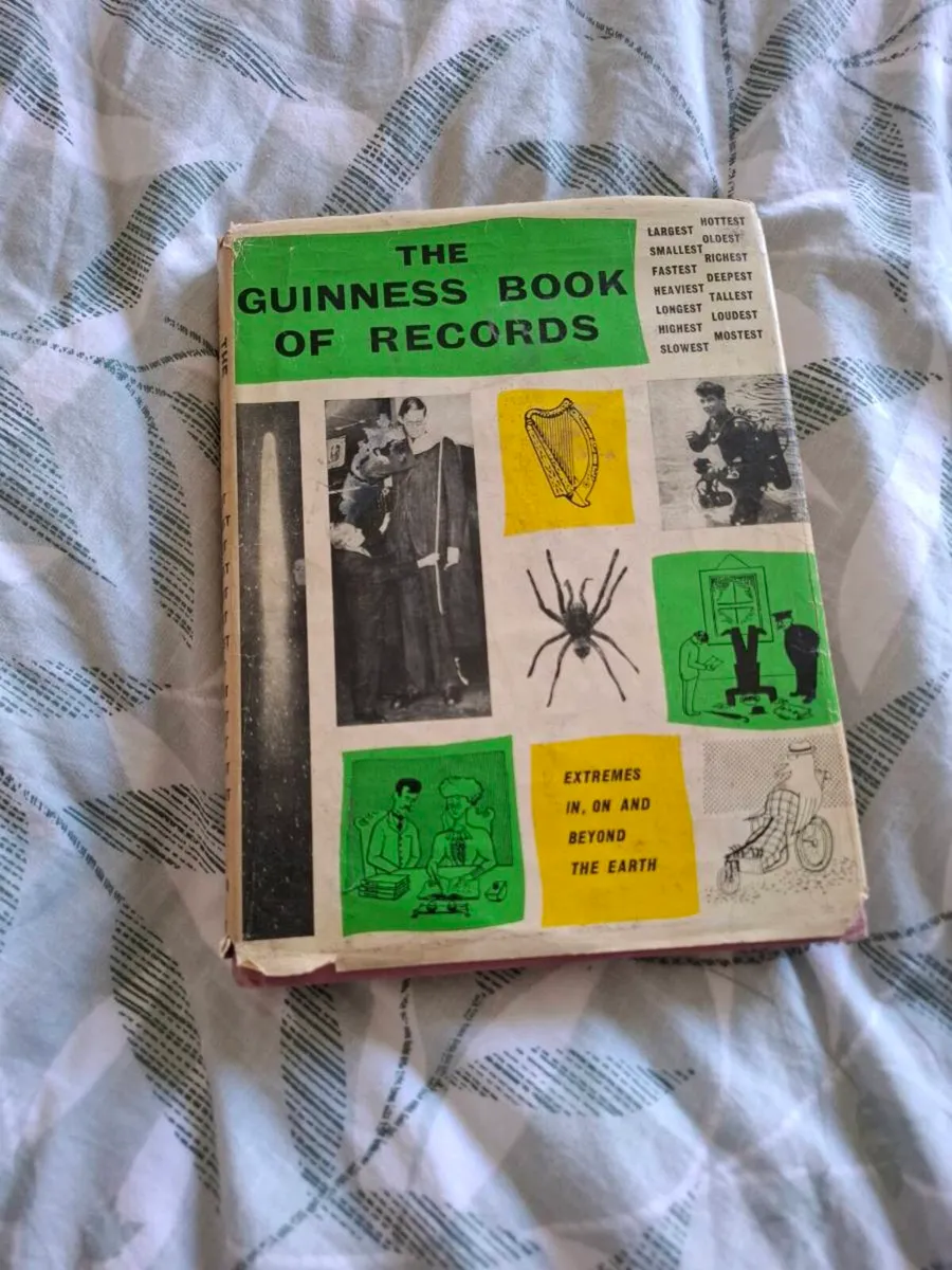 1962 Guinness book of Records - Image 1