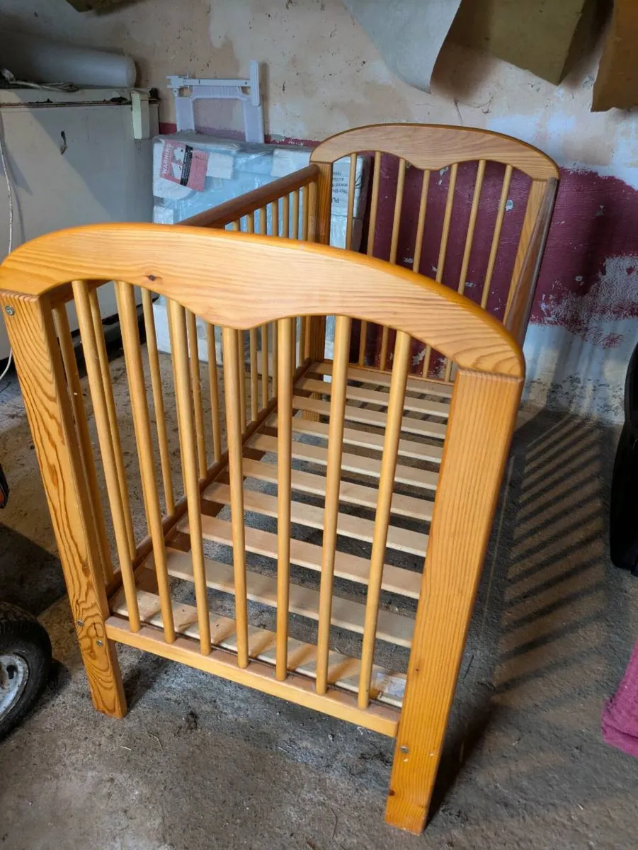 Wooden baby cot - Image 1