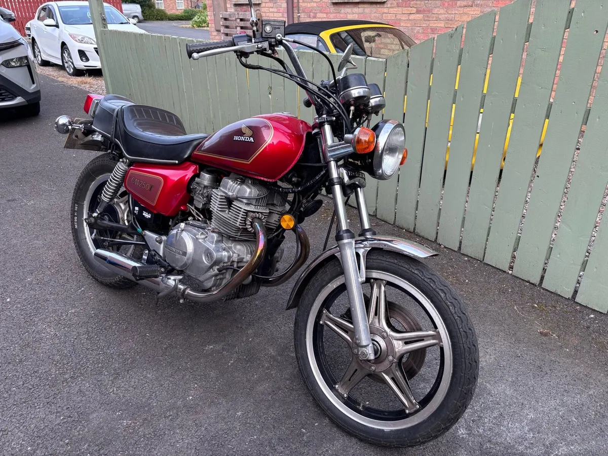 1981 Honda CM250T - low miles. Good runner. - Image 2