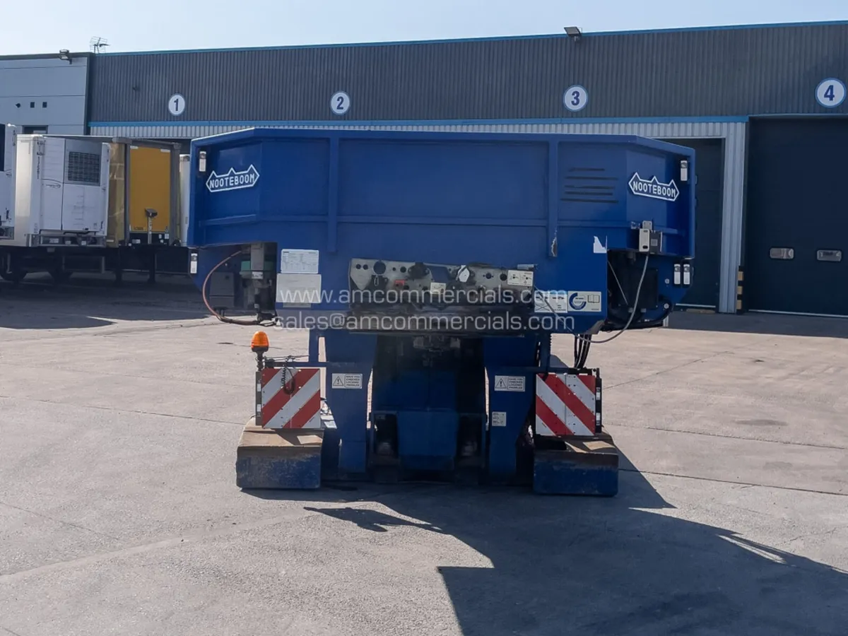 2014 NOOTEBOOM EURO 06-03 LOW BED LOADER - Image 2
