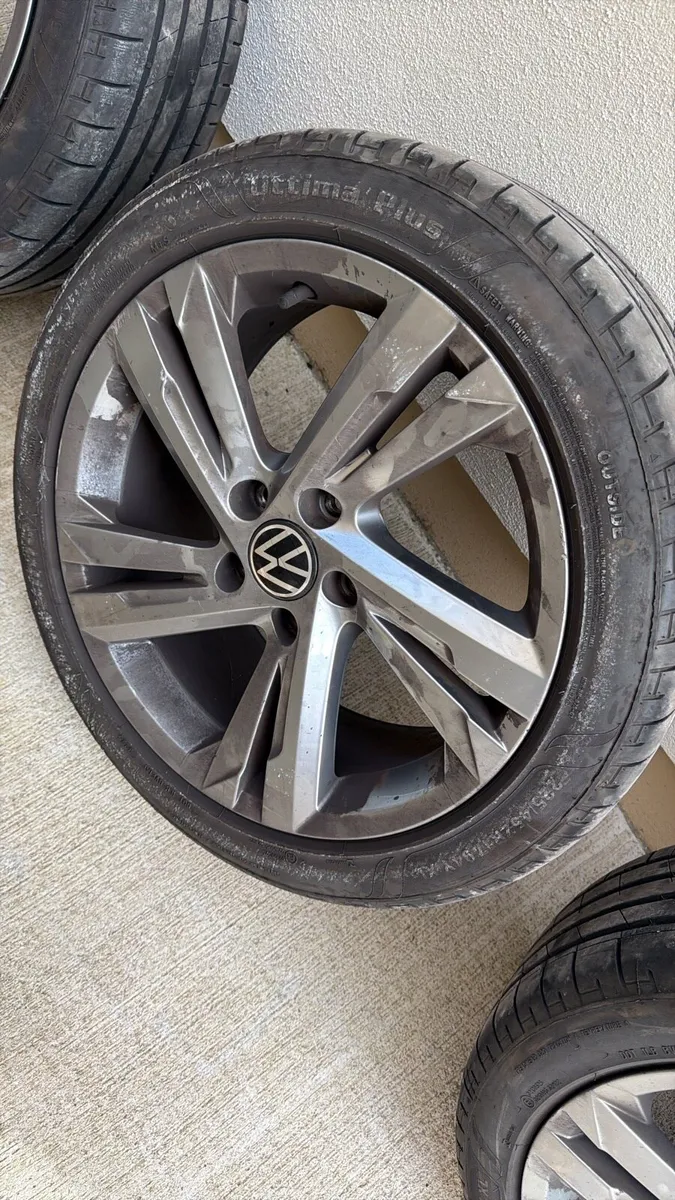 VW 17” Alloys + Wheels included - Image 3