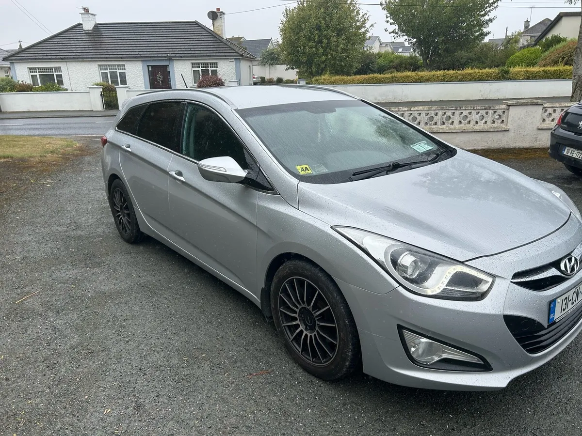 Hyundai i40 estate - Image 1