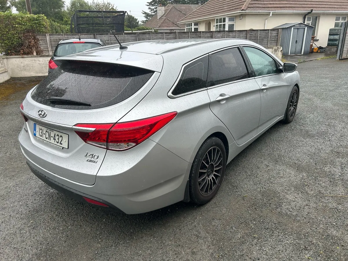 Hyundai i40 estate - Image 4