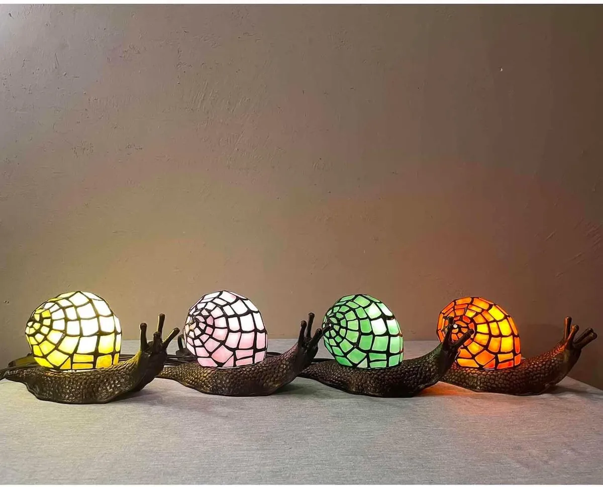L30962 Land Snail Tiffany Style Stained Glass - Image 2