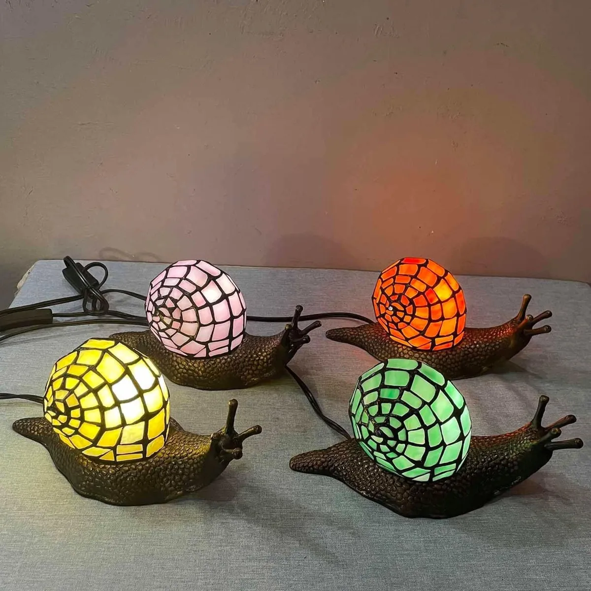 L30962 Land Snail Tiffany Style Stained Glass - Image 4