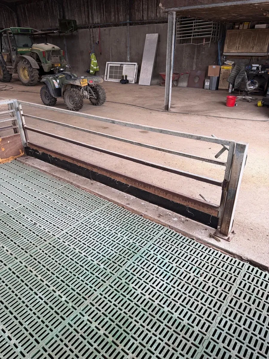 Sheep slats and feeding gates - Image 3