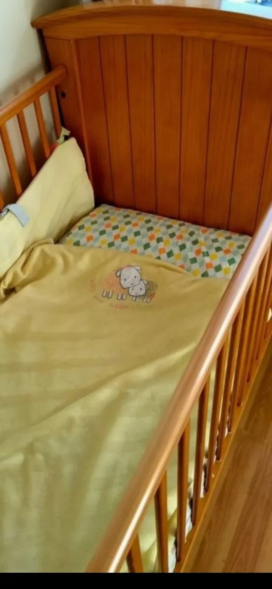 Cot bed - Image 3