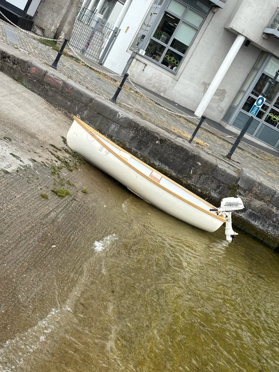 Boat,engine and trailer - Image 1