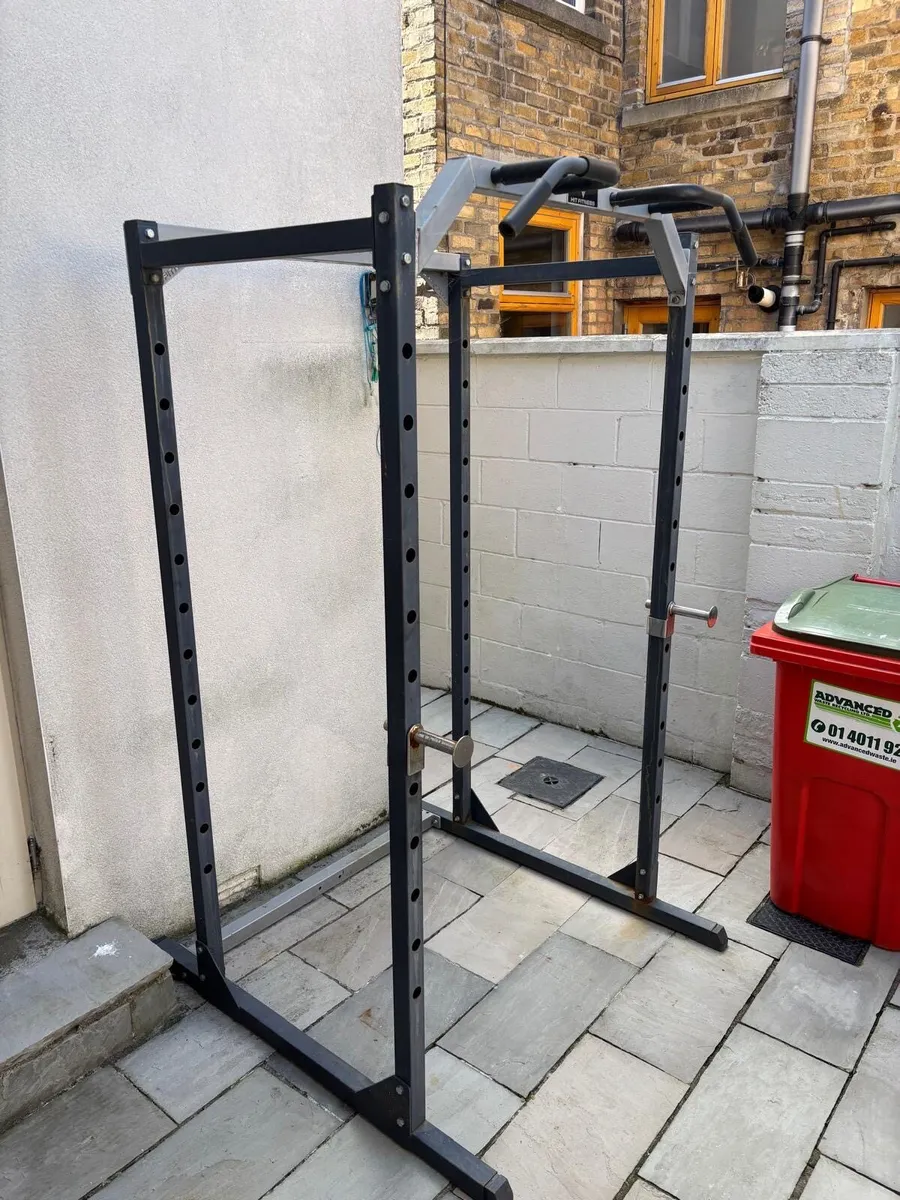 Power Rack , Olympic weight bar and bumper plates - Image 2