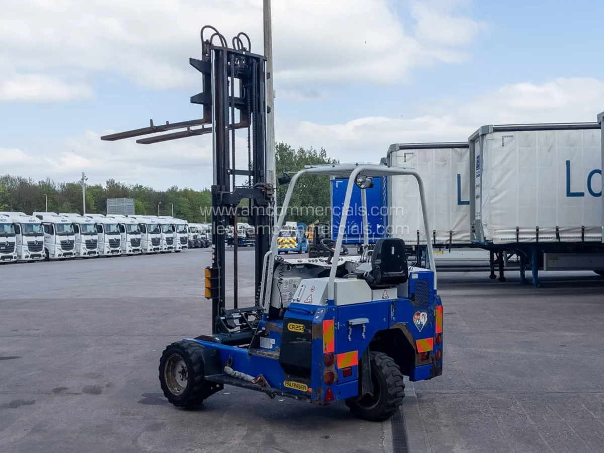 PALFINGER CR 253 TRUCK-MOUNTED FORKLIFT 2500KG - Image 4