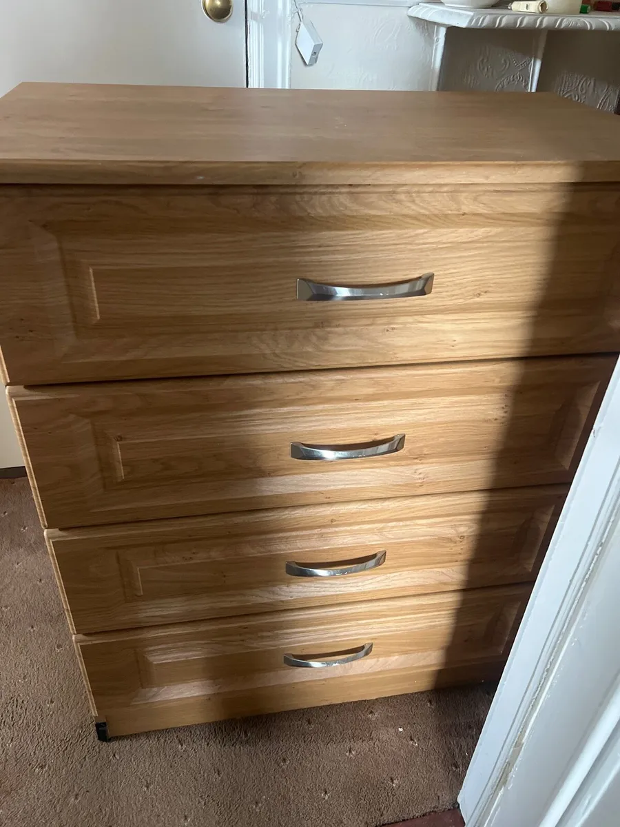 Chest of drawers - Image 1