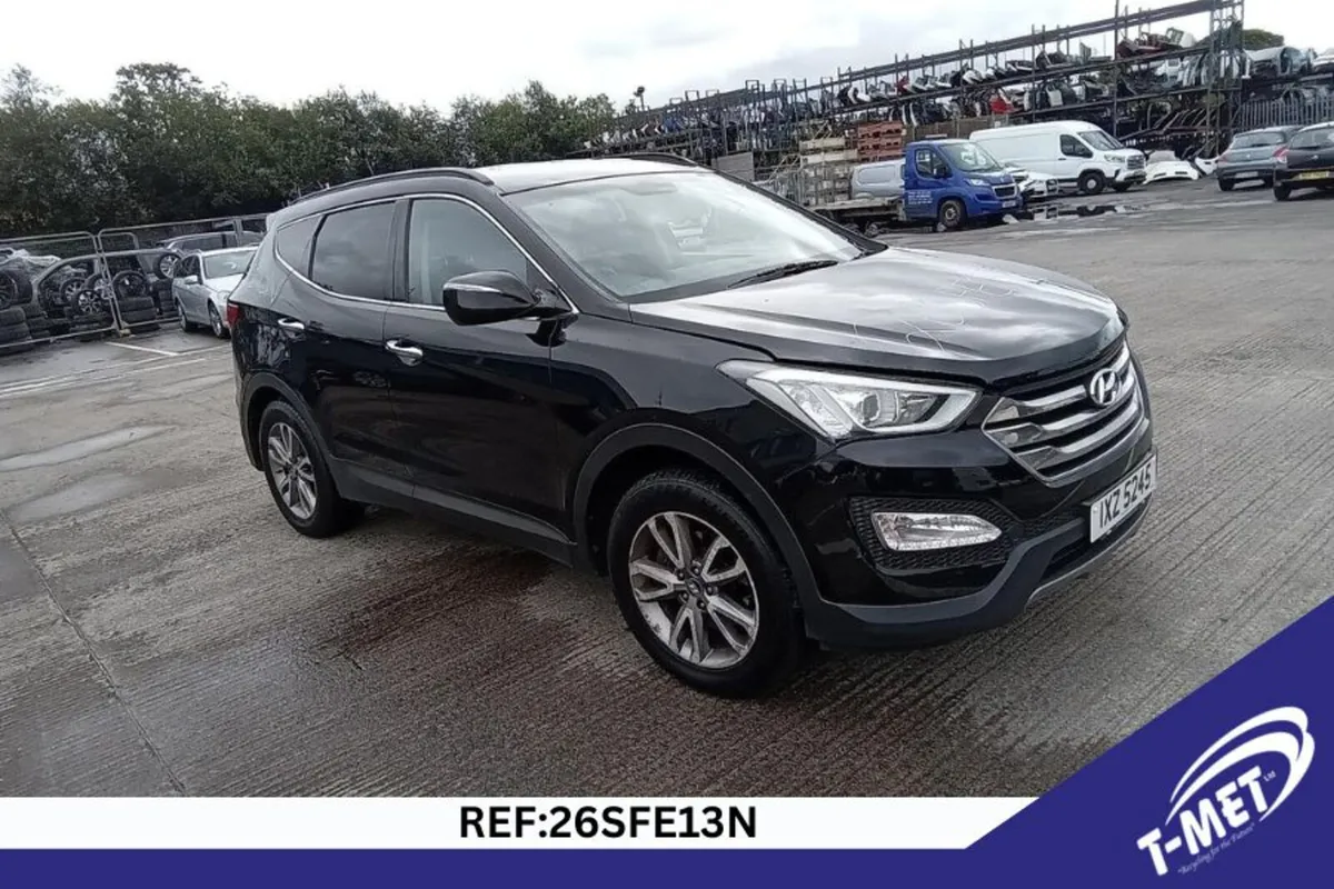 2013 HYUNDAI SANTA FE BREAKING FOR PARTS - Image 1