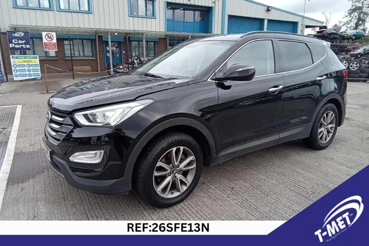 2013 HYUNDAI SANTA FE BREAKING FOR PARTS - Image 3
