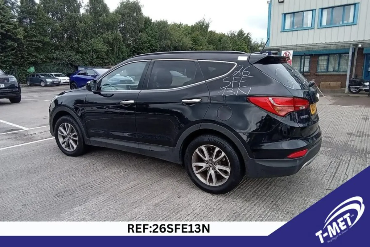 2013 HYUNDAI SANTA FE BREAKING FOR PARTS - Image 4