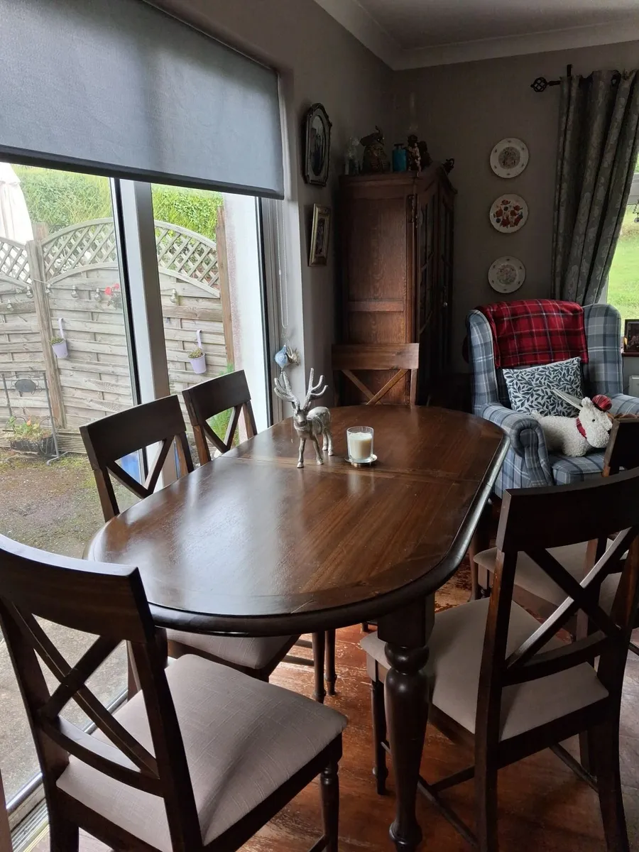 Dining room table and chairs - Image 2