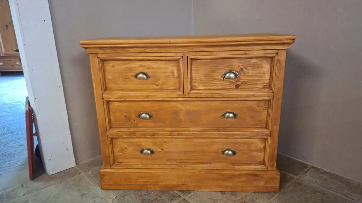 Vintage pine chest of drawers - Image 2