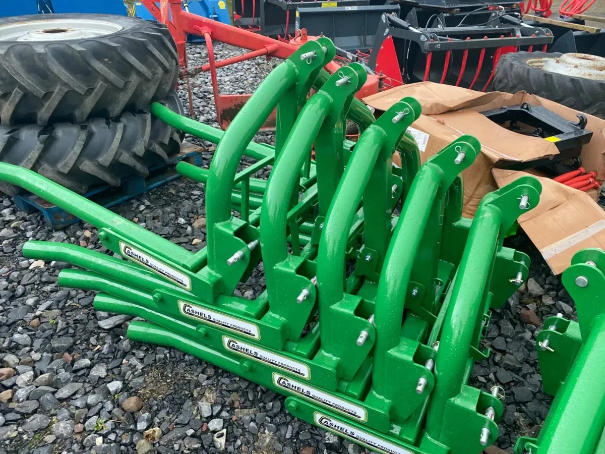 Cashels Bale Handler [ON SALE] - Image 3