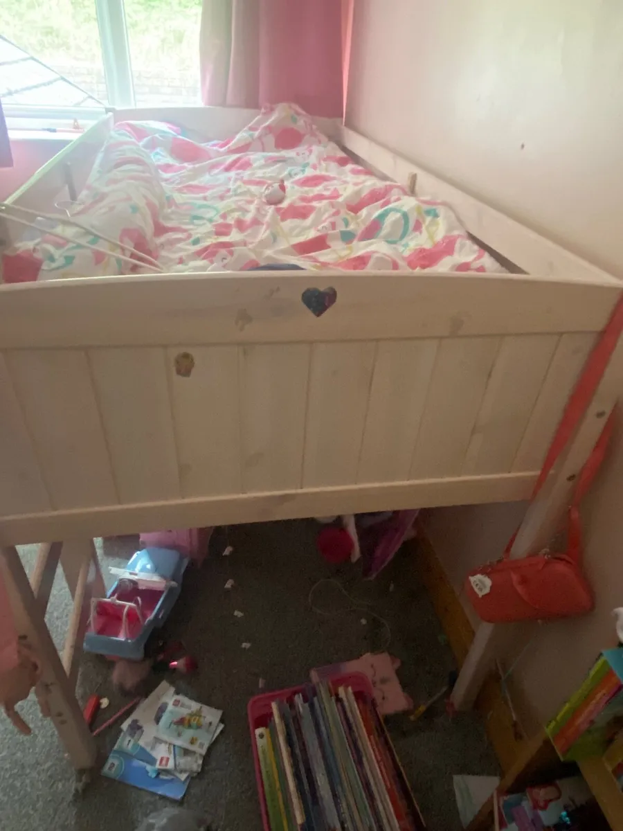 Mid sleeper single bed - Image 1