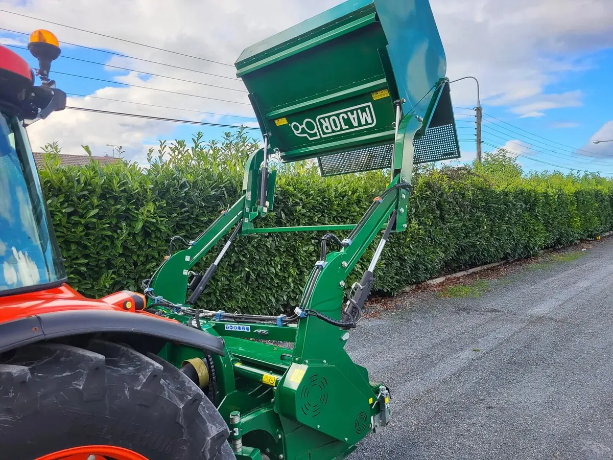 Demo Major Green Bee 160 Flail Collector - Image 3