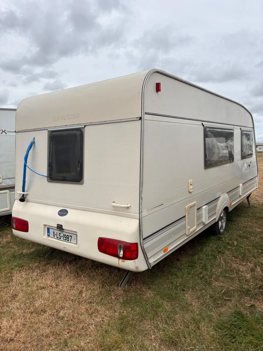 4 Bert Caravan - Image 2