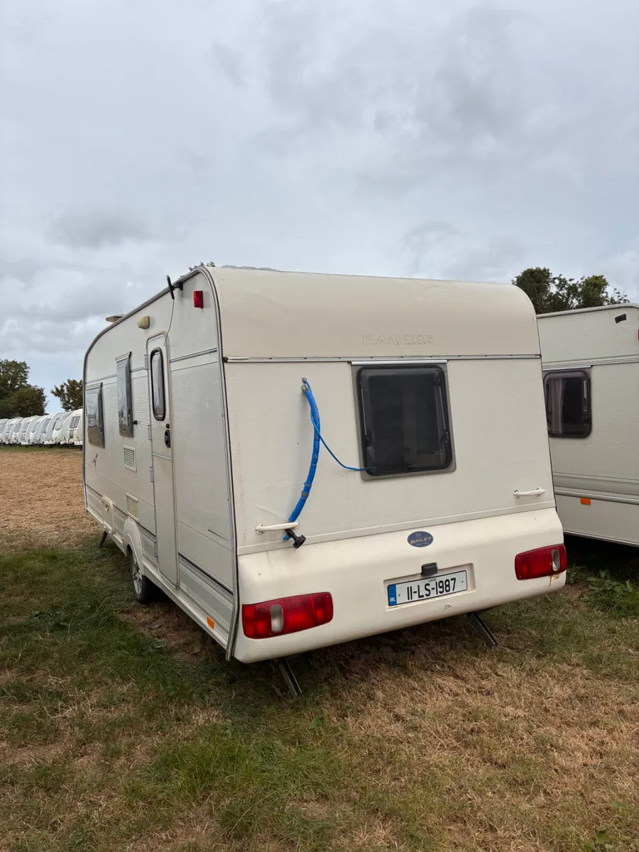 4 Bert Caravan - Image 3