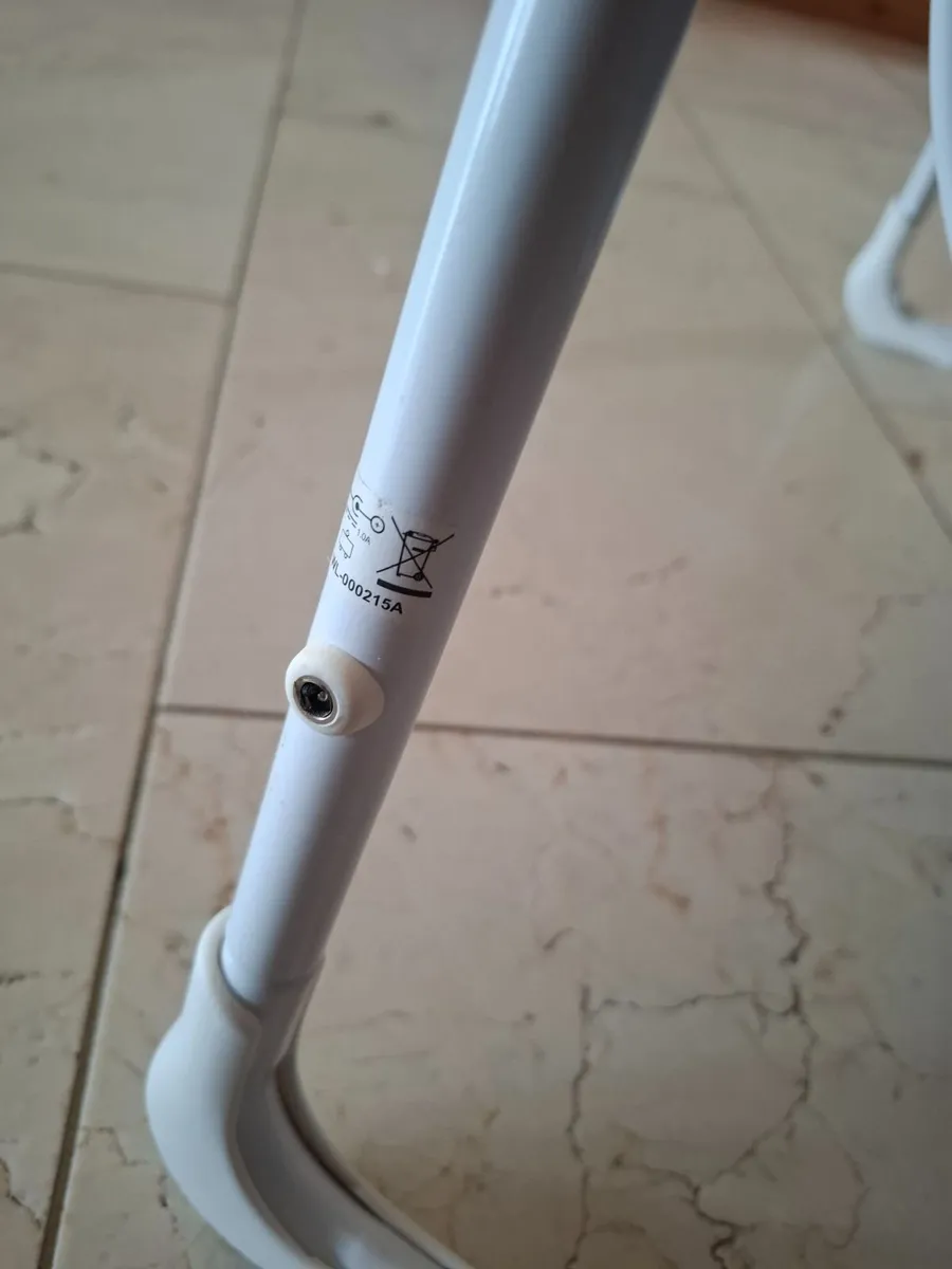 Battery operated Graco baby swing - Image 3