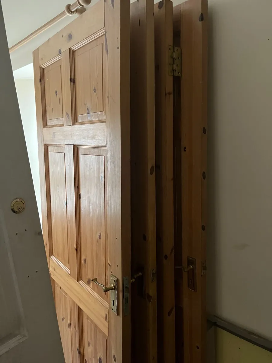 11no. Solid Pine Doors - Image 3