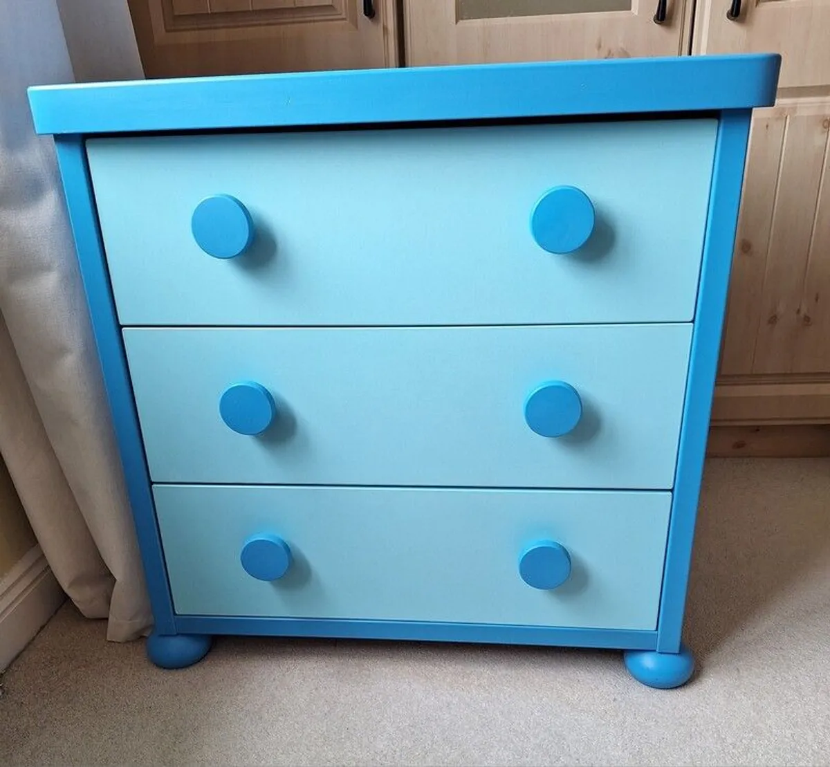 Chest of drawers for boy's room - Image 1