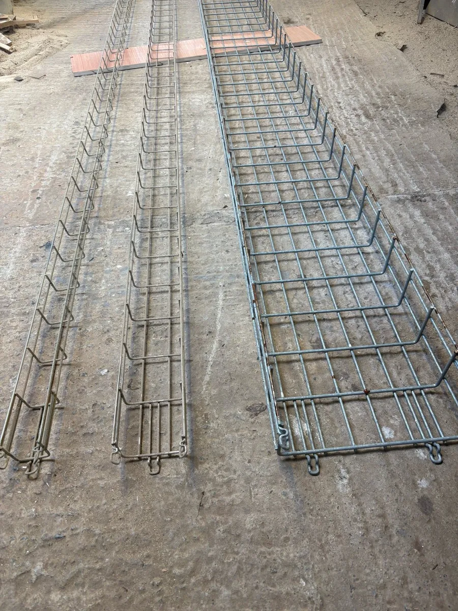 Electrical wire track - Image 1
