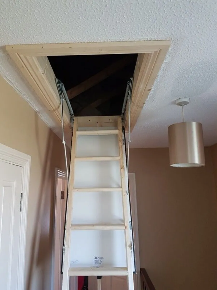 Attic ladder and storage - Image 4